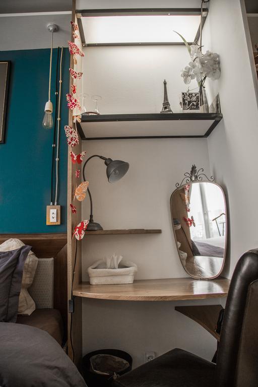 Private Room In A Parisian Homestay! - Close To It All! Eksteriør billede