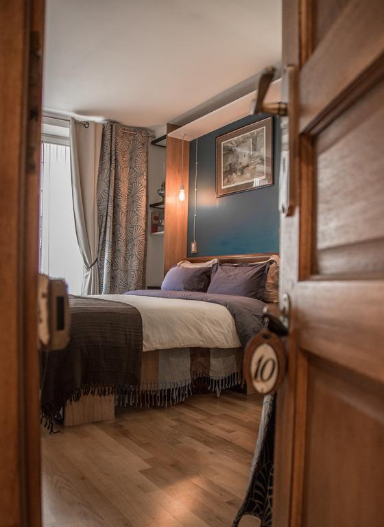Private Room In A Parisian Homestay! - Close To It All! Eksteriør billede